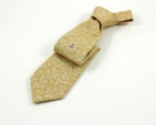 Cravatta personalizzata con ricamo